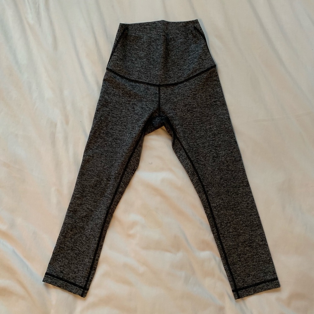 Lululemon 3/4 Crop Leggings - Heather Gray